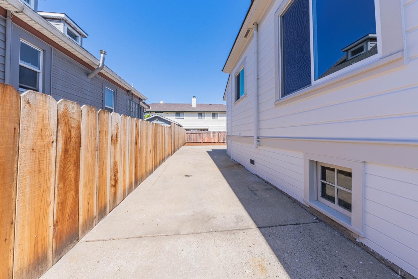 Detail Gallery Image 42 of 43 For 1231 8th St, Monterey,  CA 93940 - 2 Beds | 2 Baths