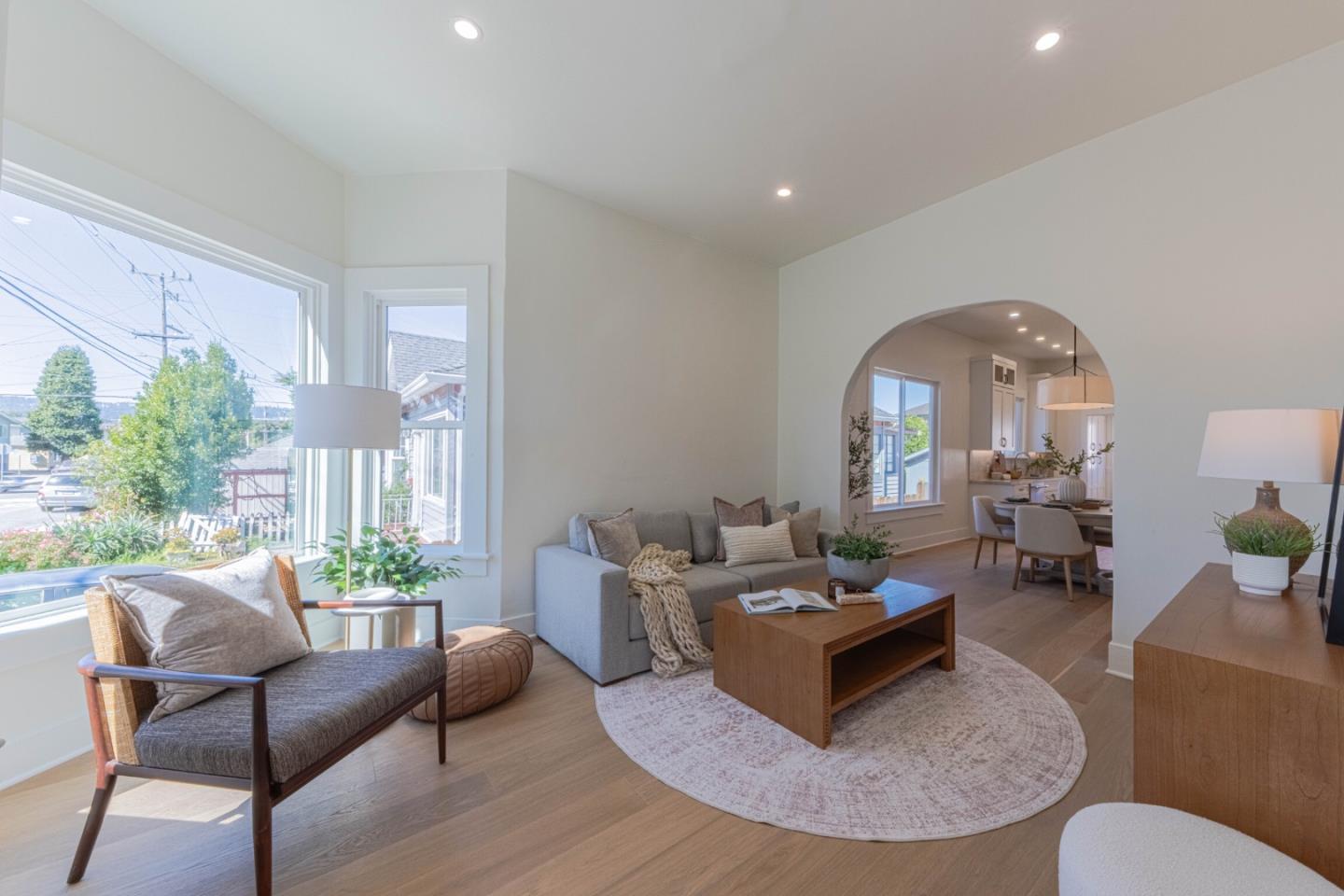 Detail Gallery Image 6 of 43 For 1231 8th St, Monterey,  CA 93940 - 2 Beds | 2 Baths