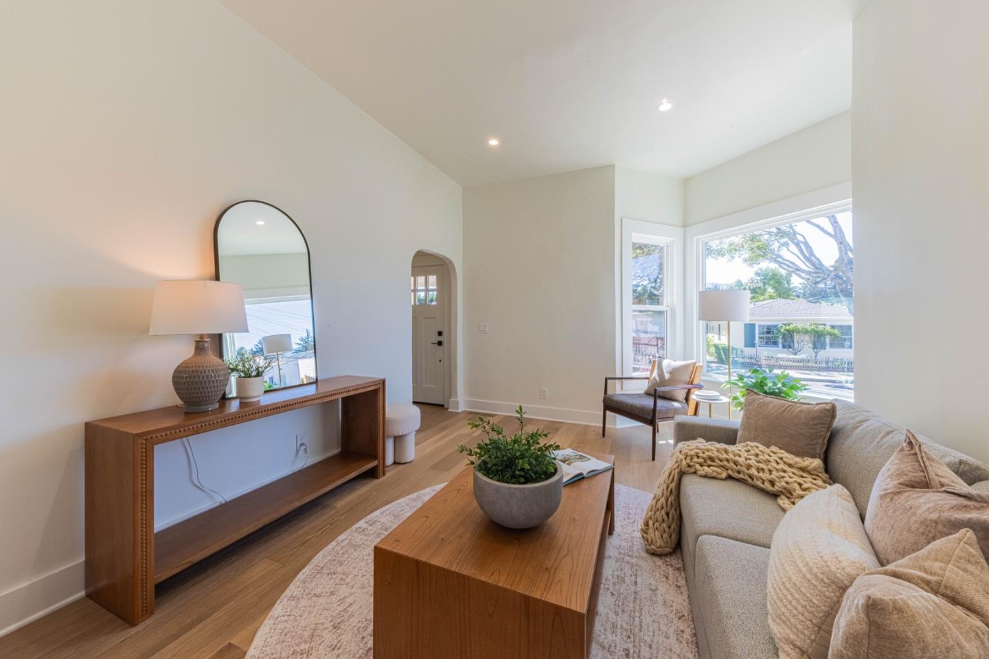 Detail Gallery Image 8 of 43 For 1231 8th St, Monterey,  CA 93940 - 2 Beds | 2 Baths
