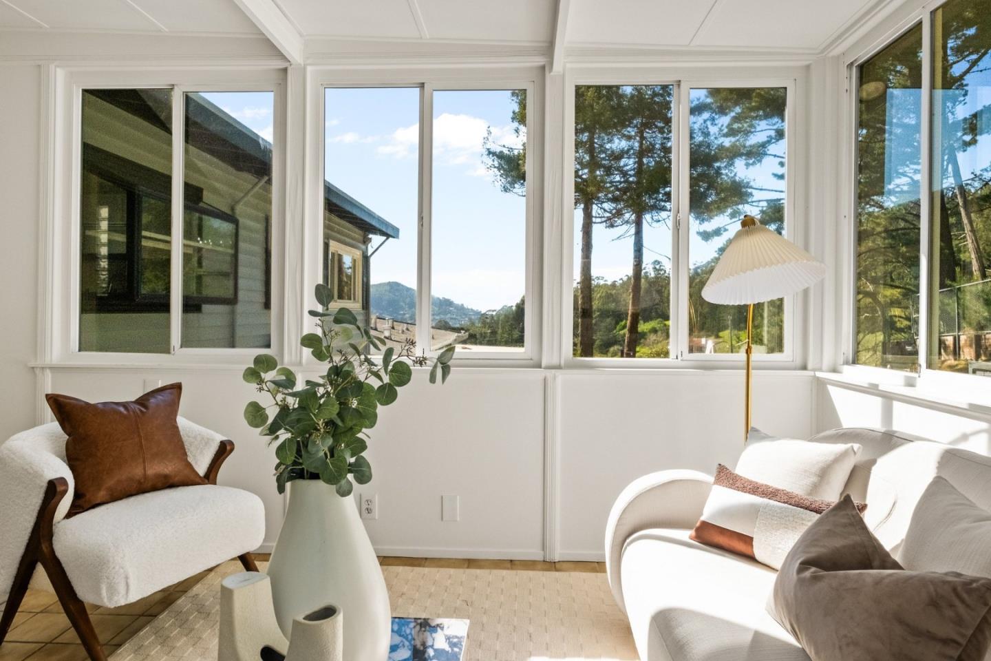 Detail Gallery Image 16 of 50 For 1135 Valencia Way, Pacifica,  CA 94044 - 3 Beds | 2/1 Baths