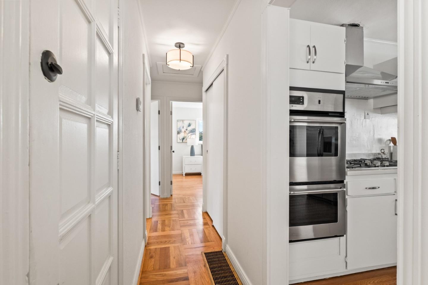 Detail Gallery Image 17 of 50 For 1135 Valencia Way, Pacifica,  CA 94044 - 3 Beds | 2/1 Baths