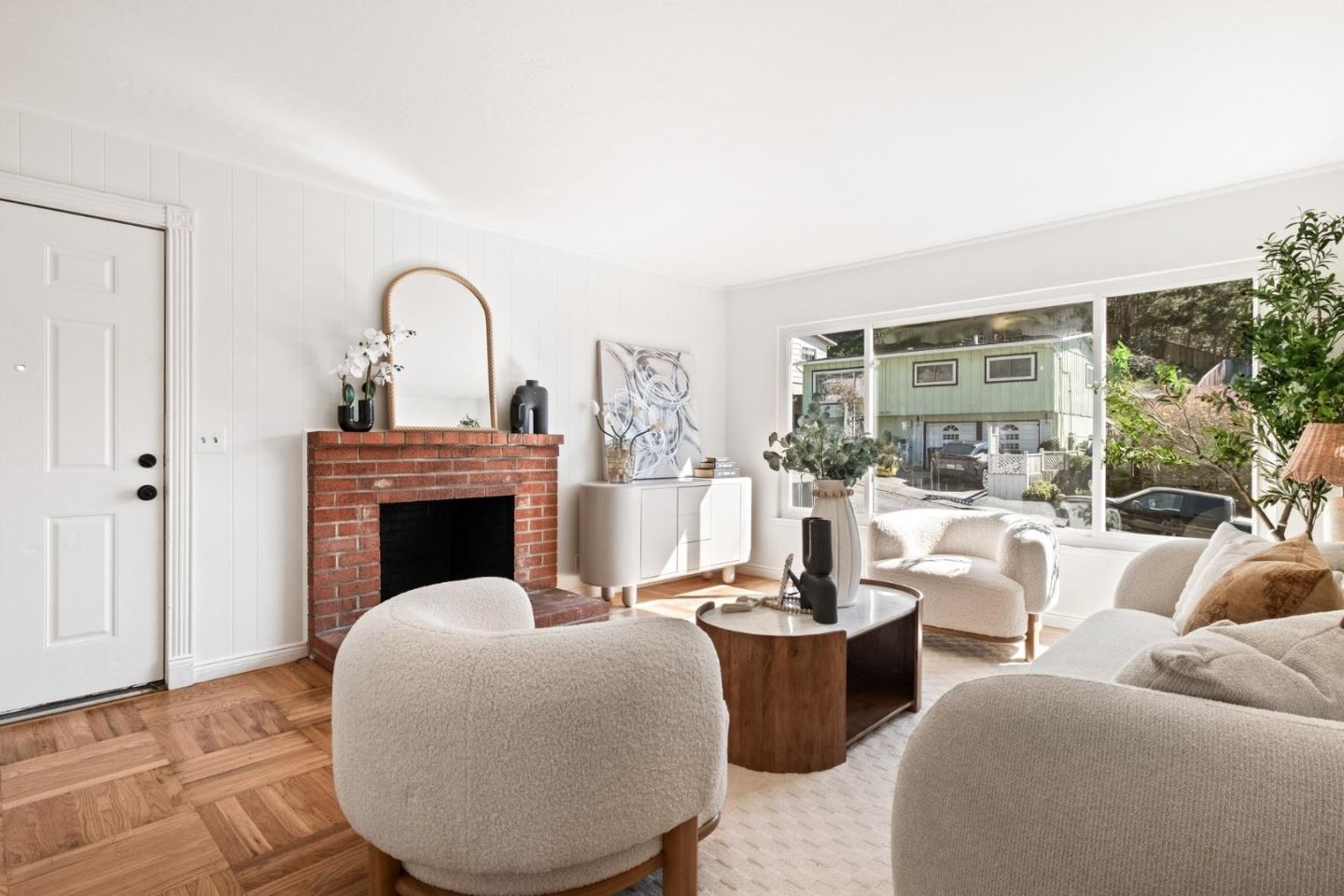 Detail Gallery Image 4 of 50 For 1135 Valencia Way, Pacifica,  CA 94044 - 3 Beds | 2/1 Baths