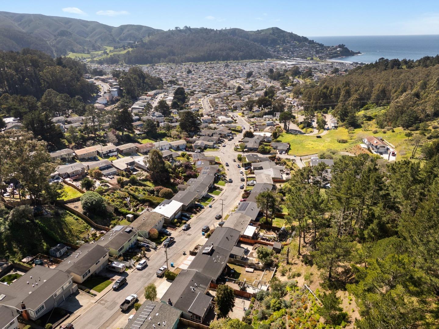 Detail Gallery Image 42 of 50 For 1135 Valencia Way, Pacifica,  CA 94044 - 3 Beds | 2/1 Baths