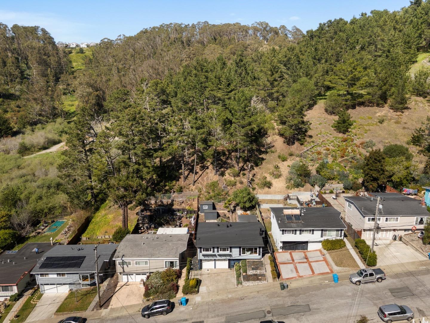 Detail Gallery Image 43 of 50 For 1135 Valencia Way, Pacifica,  CA 94044 - 3 Beds | 2/1 Baths