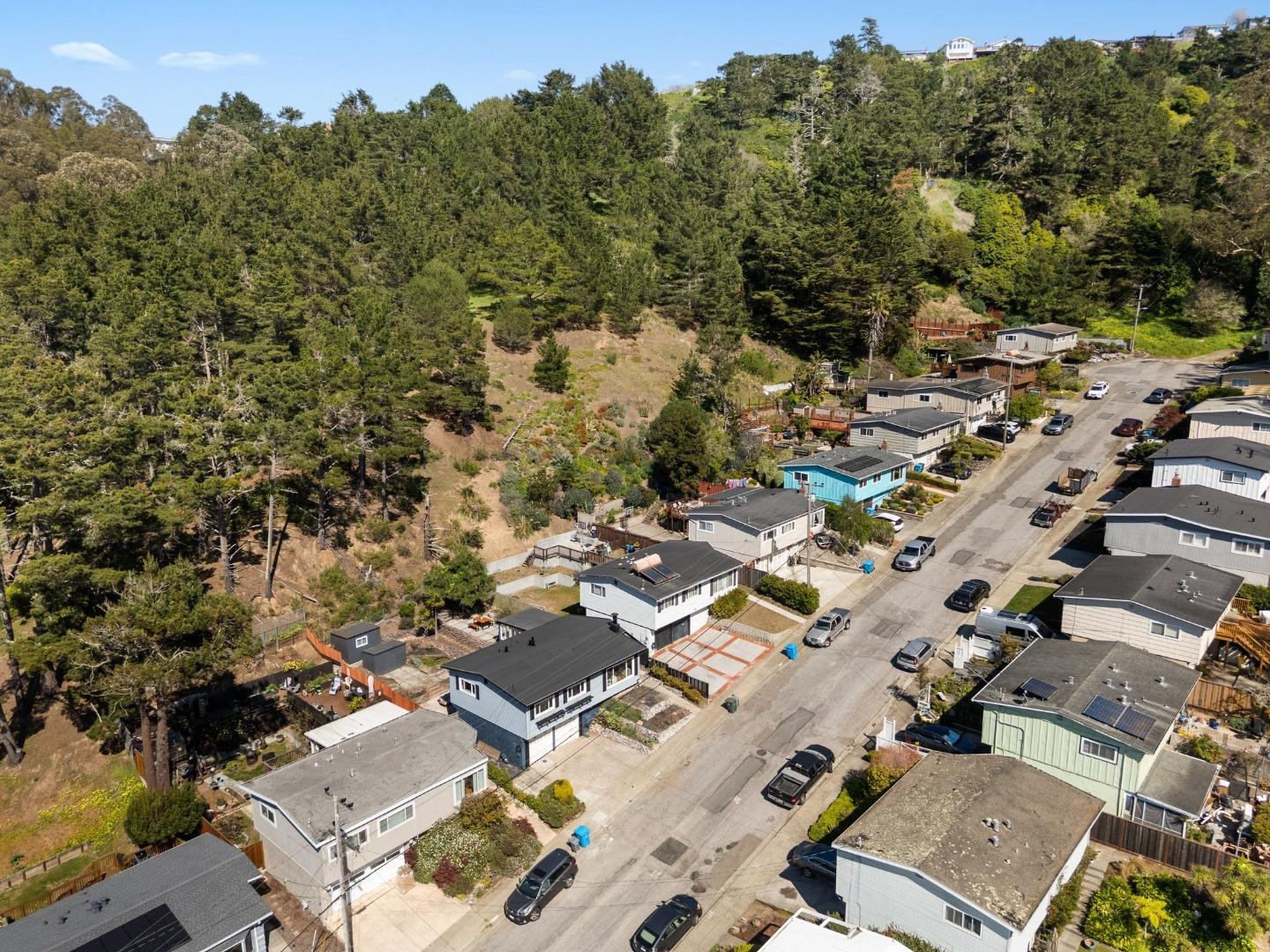 Detail Gallery Image 44 of 50 For 1135 Valencia Way, Pacifica,  CA 94044 - 3 Beds | 2/1 Baths