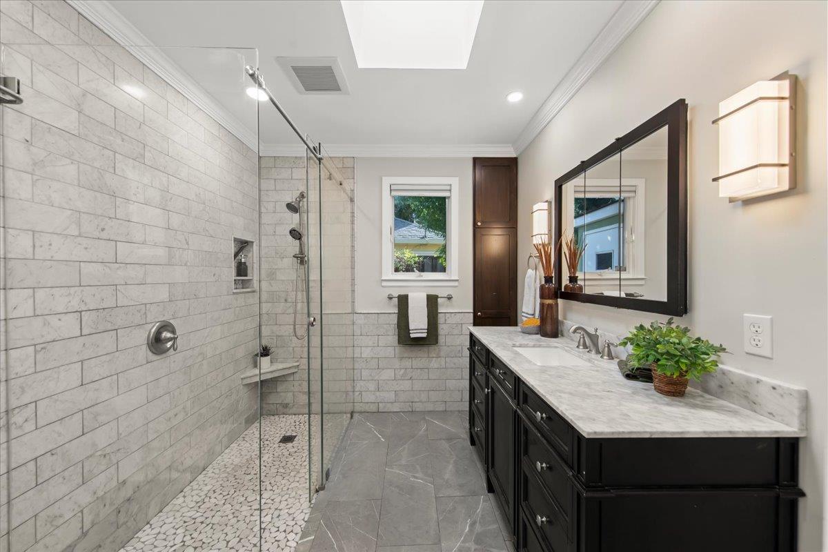 Detail Gallery Image 11 of 34 For 287 Santa Margarita Ave, Menlo Park,  CA 94025 - 3 Beds | 3 Baths