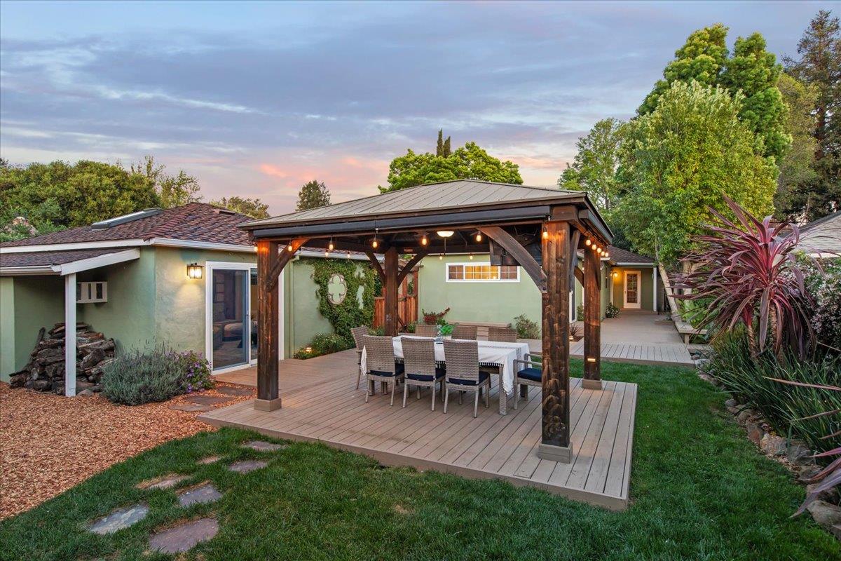 Detail Gallery Image 21 of 34 For 287 Santa Margarita Ave, Menlo Park,  CA 94025 - 3 Beds | 3 Baths