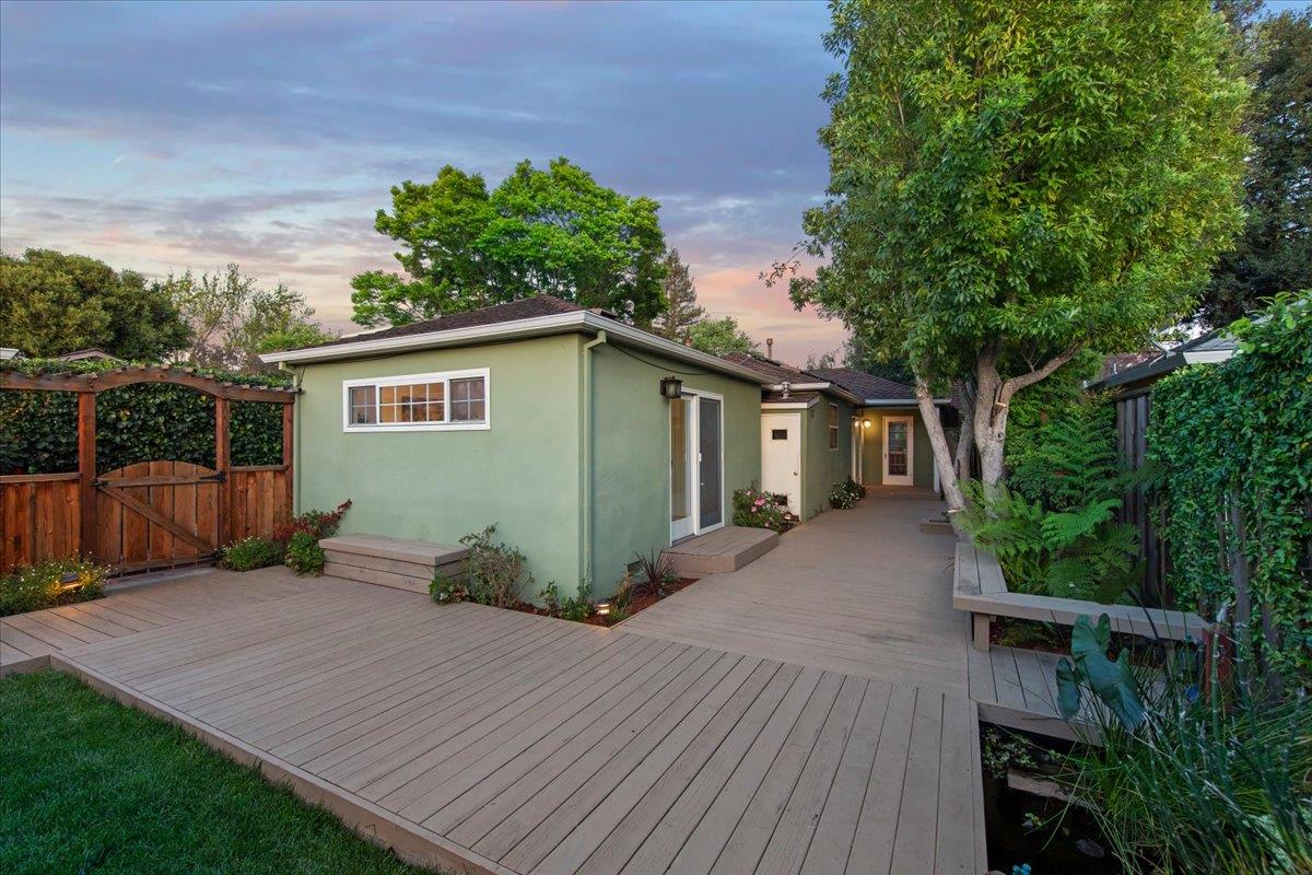 Detail Gallery Image 22 of 34 For 287 Santa Margarita Ave, Menlo Park,  CA 94025 - 3 Beds | 3 Baths