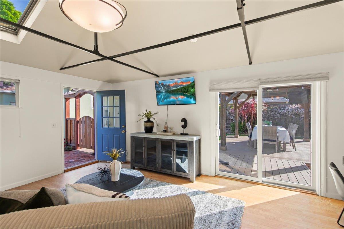 Detail Gallery Image 26 of 34 For 287 Santa Margarita Ave, Menlo Park,  CA 94025 - 3 Beds | 3 Baths