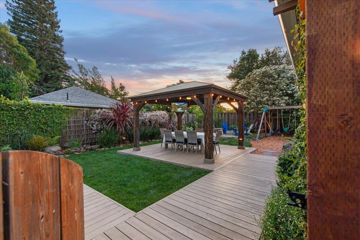 Detail Gallery Image 27 of 34 For 287 Santa Margarita Ave, Menlo Park,  CA 94025 - 3 Beds | 3 Baths