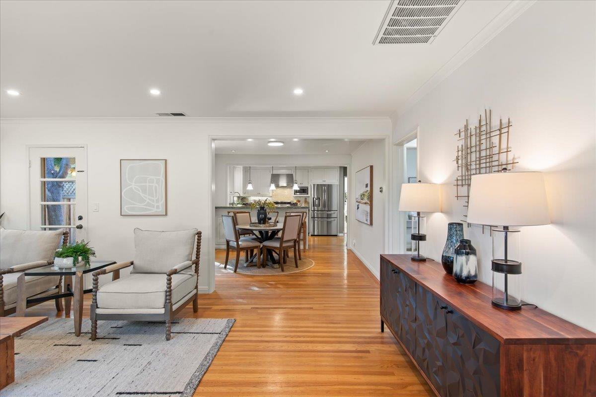 Detail Gallery Image 4 of 34 For 287 Santa Margarita Ave, Menlo Park,  CA 94025 - 3 Beds | 3 Baths