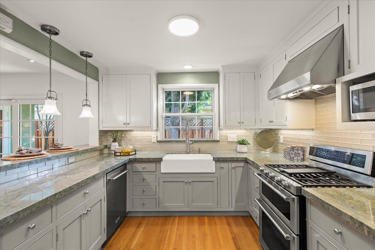 Detail Gallery Image 8 of 34 For 287 Santa Margarita Ave, Menlo Park,  CA 94025 - 3 Beds | 3 Baths