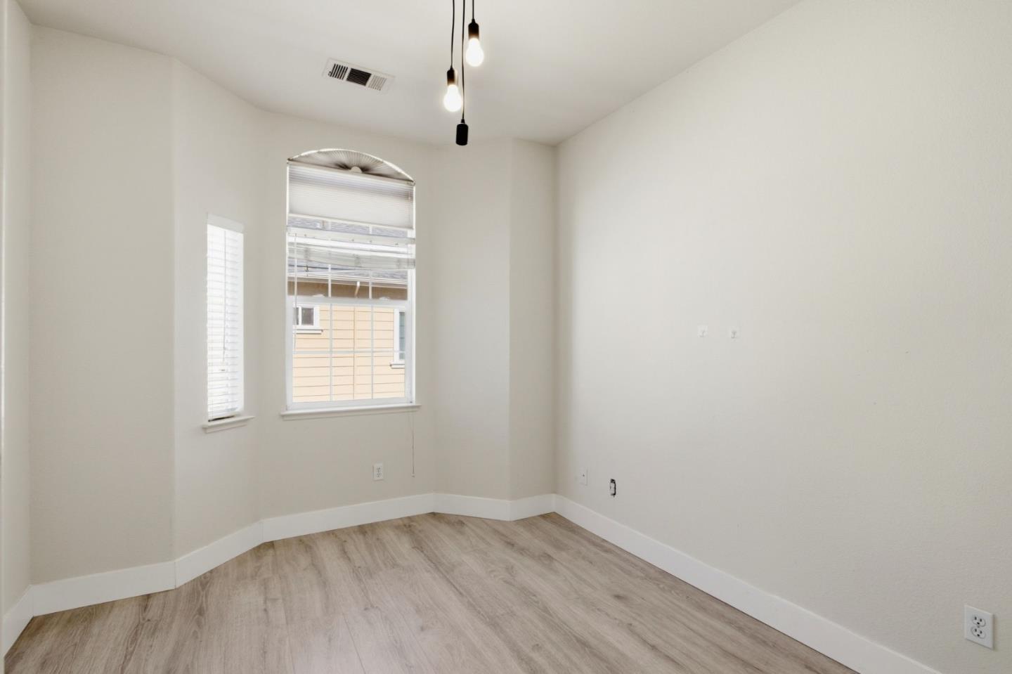 Detail Gallery Image 17 of 21 For 2414 Falk, San Jose,  CA 95116 - 2 Beds | 2 Baths