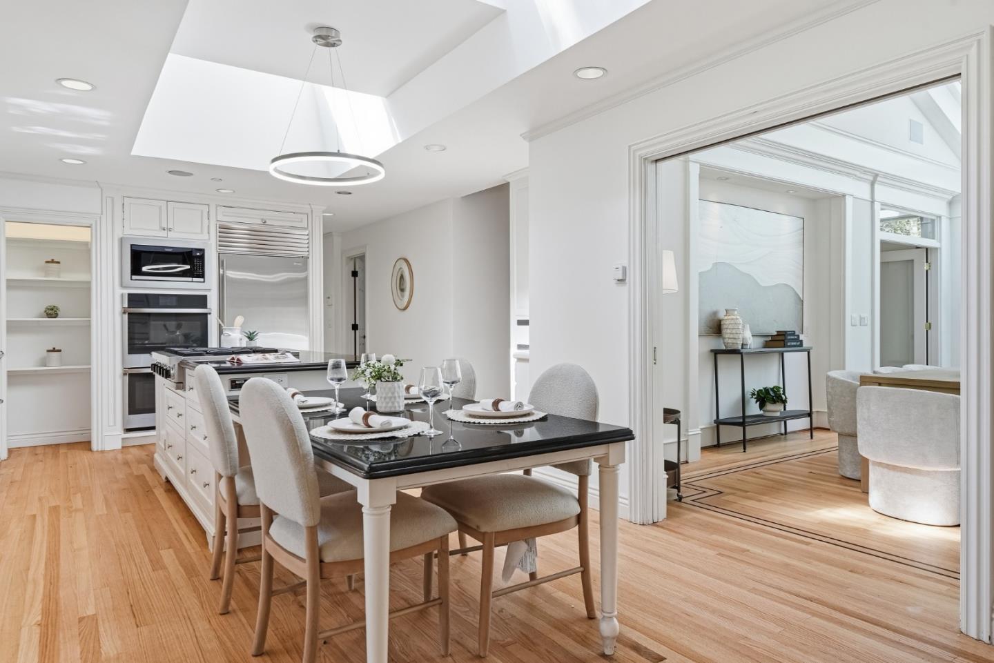 Detail Gallery Image 11 of 71 For 1 Larch Dr, Atherton,  CA 94027 - 5 Beds | 4 Baths