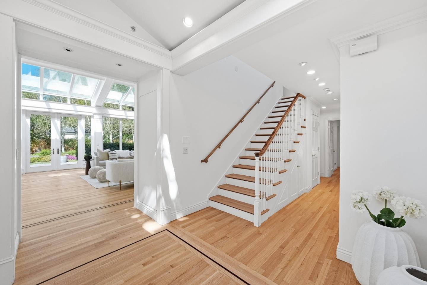 Detail Gallery Image 13 of 71 For 1 Larch Dr, Atherton,  CA 94027 - 5 Beds | 4 Baths