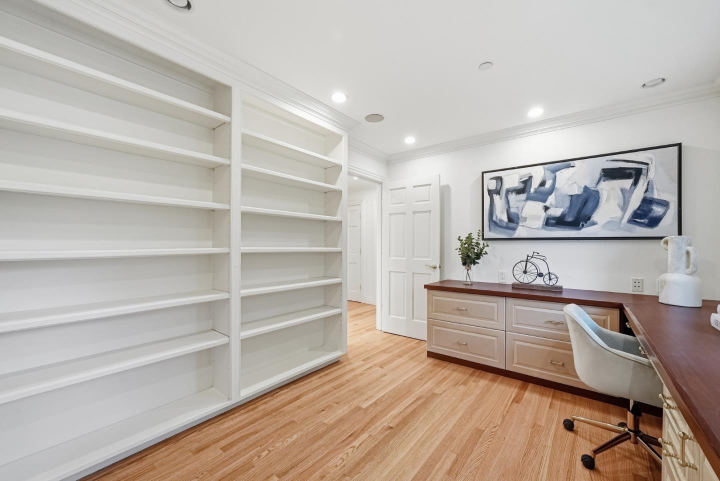 Detail Gallery Image 14 of 71 For 1 Larch Dr, Atherton,  CA 94027 - 5 Beds | 4 Baths