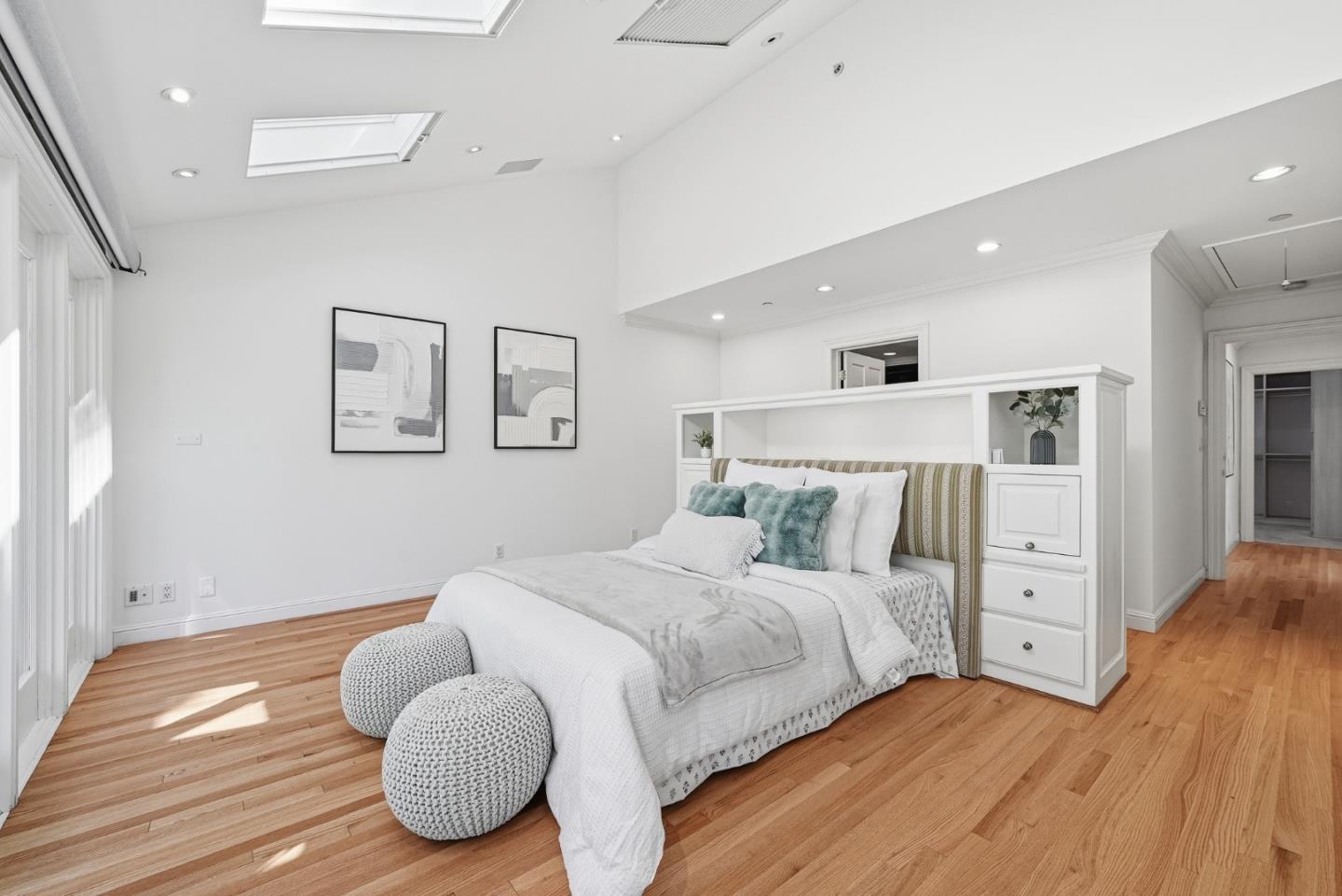 Detail Gallery Image 22 of 71 For 1 Larch Dr, Atherton,  CA 94027 - 5 Beds | 4 Baths