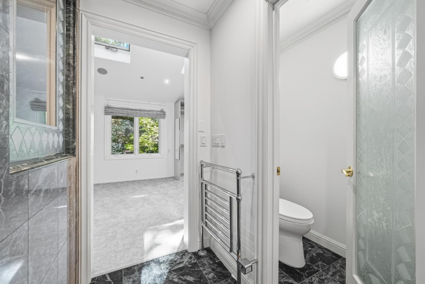 Detail Gallery Image 27 of 71 For 1 Larch Dr, Atherton,  CA 94027 - 5 Beds | 4 Baths