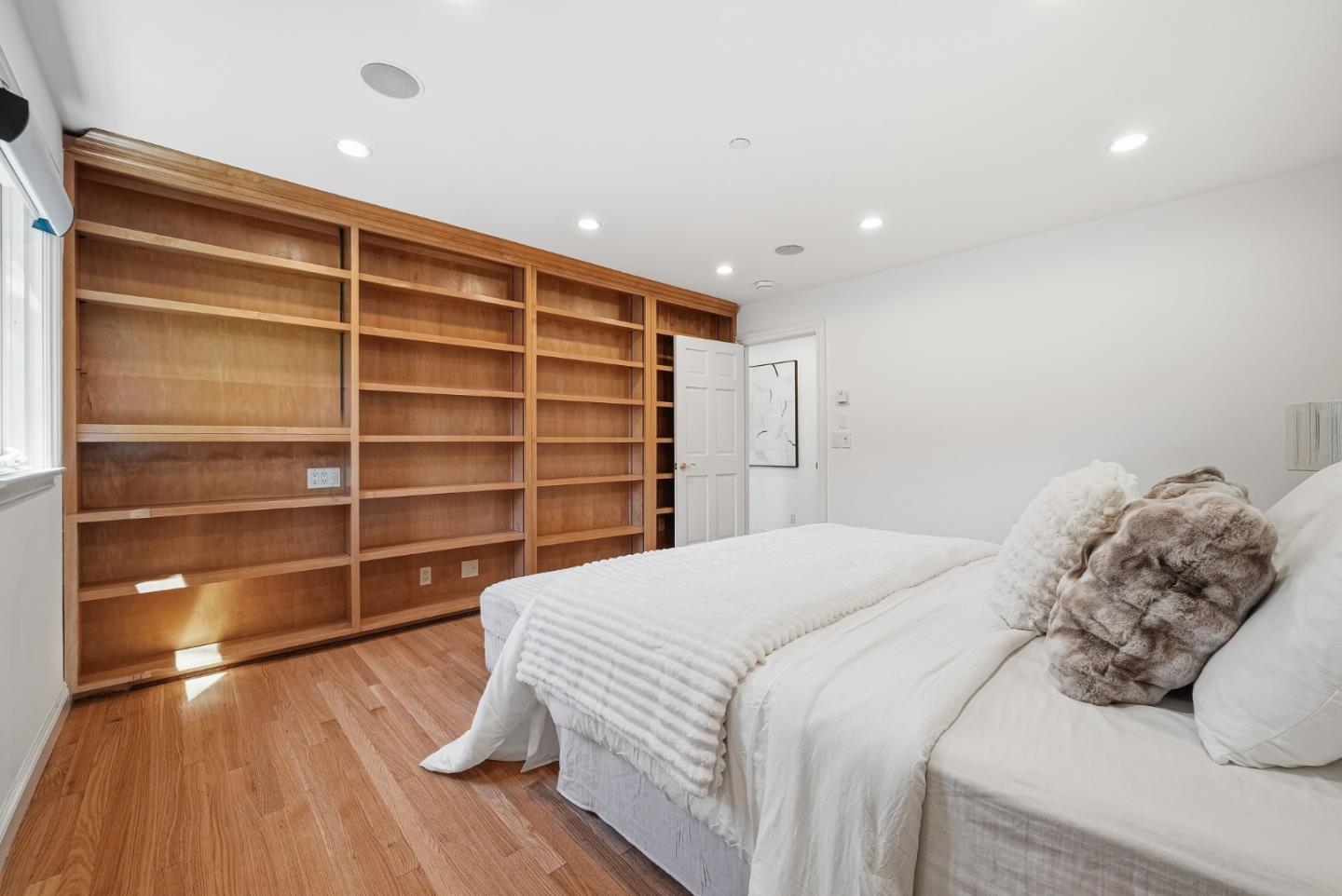 Detail Gallery Image 36 of 71 For 1 Larch Dr, Atherton,  CA 94027 - 5 Beds | 4 Baths