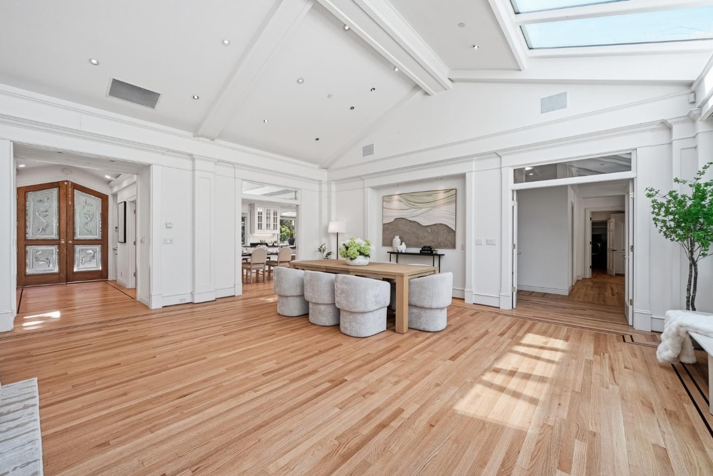 Detail Gallery Image 5 of 71 For 1 Larch Dr, Atherton,  CA 94027 - 5 Beds | 4 Baths