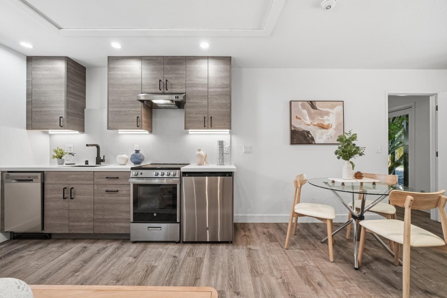 Detail Gallery Image 50 of 71 For 1 Larch Dr, Atherton,  CA 94027 - 5 Beds | 4 Baths