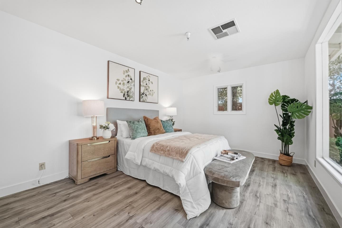 Detail Gallery Image 52 of 71 For 1 Larch Dr, Atherton,  CA 94027 - 5 Beds | 4 Baths