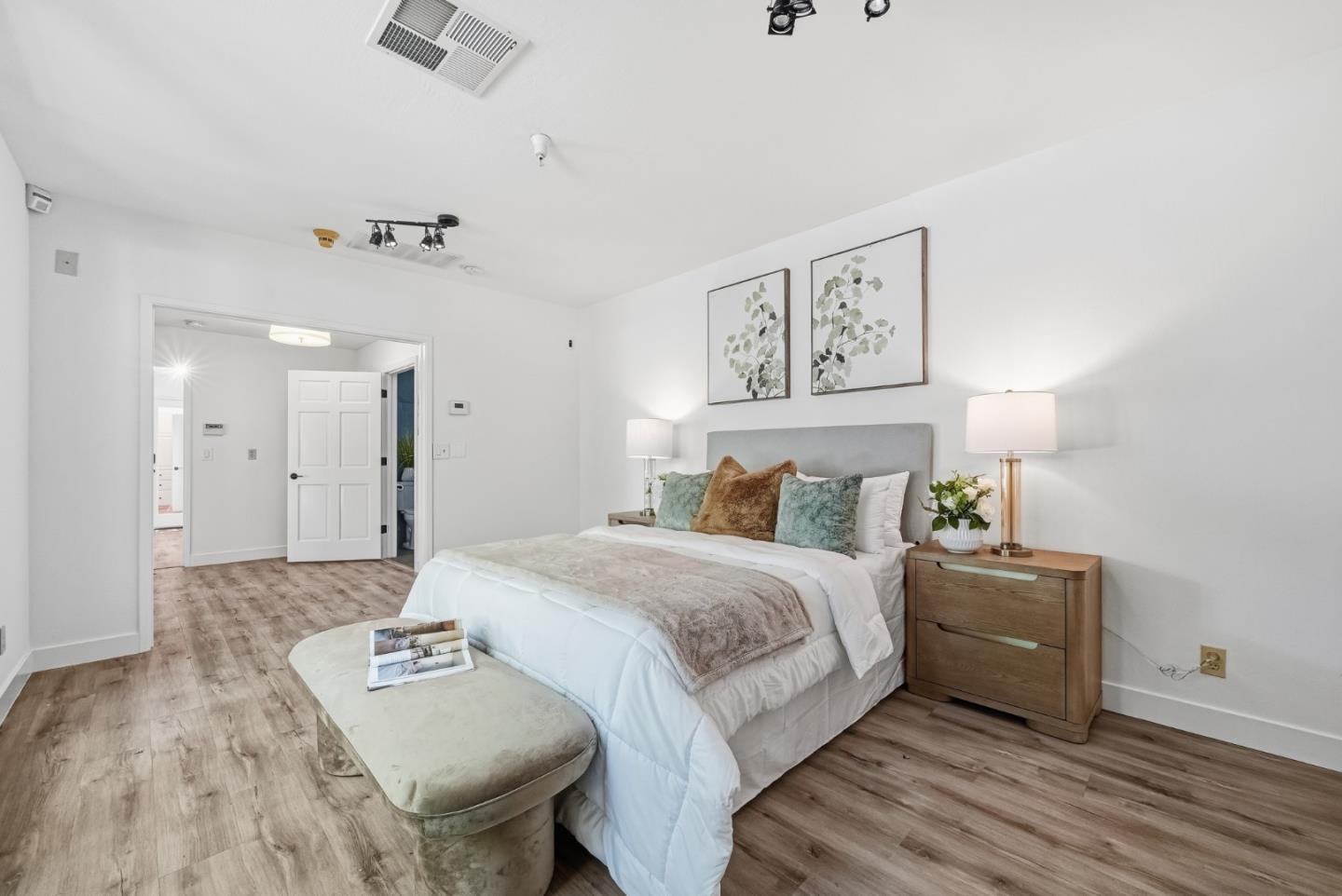 Detail Gallery Image 53 of 71 For 1 Larch Dr, Atherton,  CA 94027 - 5 Beds | 4 Baths