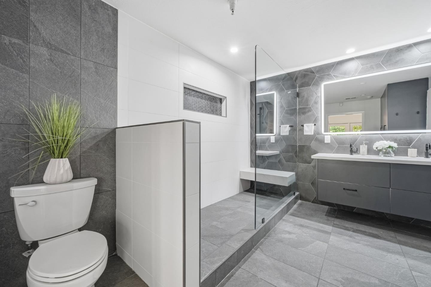 Detail Gallery Image 55 of 71 For 1 Larch Dr, Atherton,  CA 94027 - 5 Beds | 4 Baths