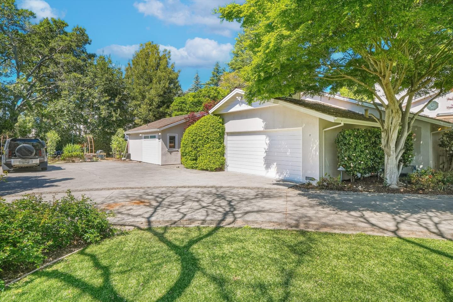 Detail Gallery Image 60 of 71 For 1 Larch Dr, Atherton,  CA 94027 - 5 Beds | 4 Baths