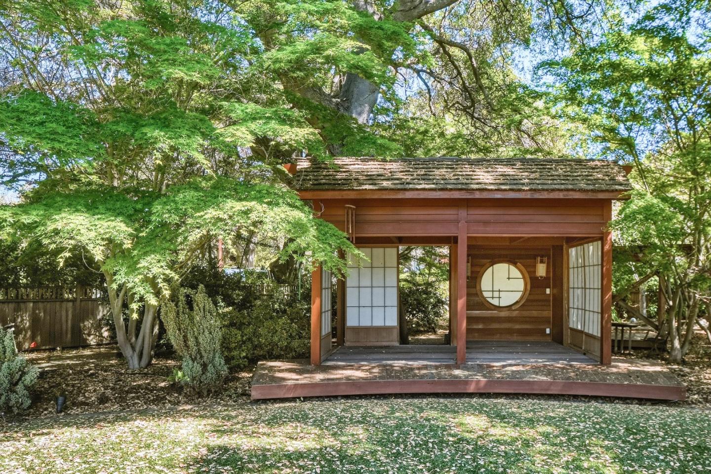 Detail Gallery Image 67 of 71 For 1 Larch Dr, Atherton,  CA 94027 - 5 Beds | 4 Baths