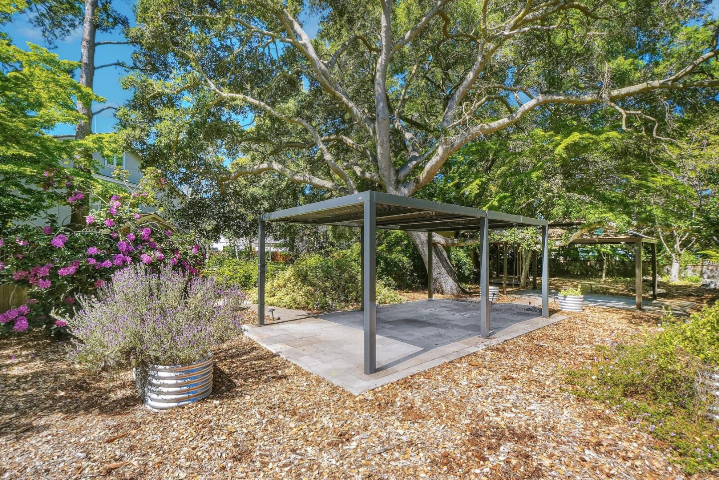 Detail Gallery Image 68 of 71 For 1 Larch Dr, Atherton,  CA 94027 - 5 Beds | 4 Baths