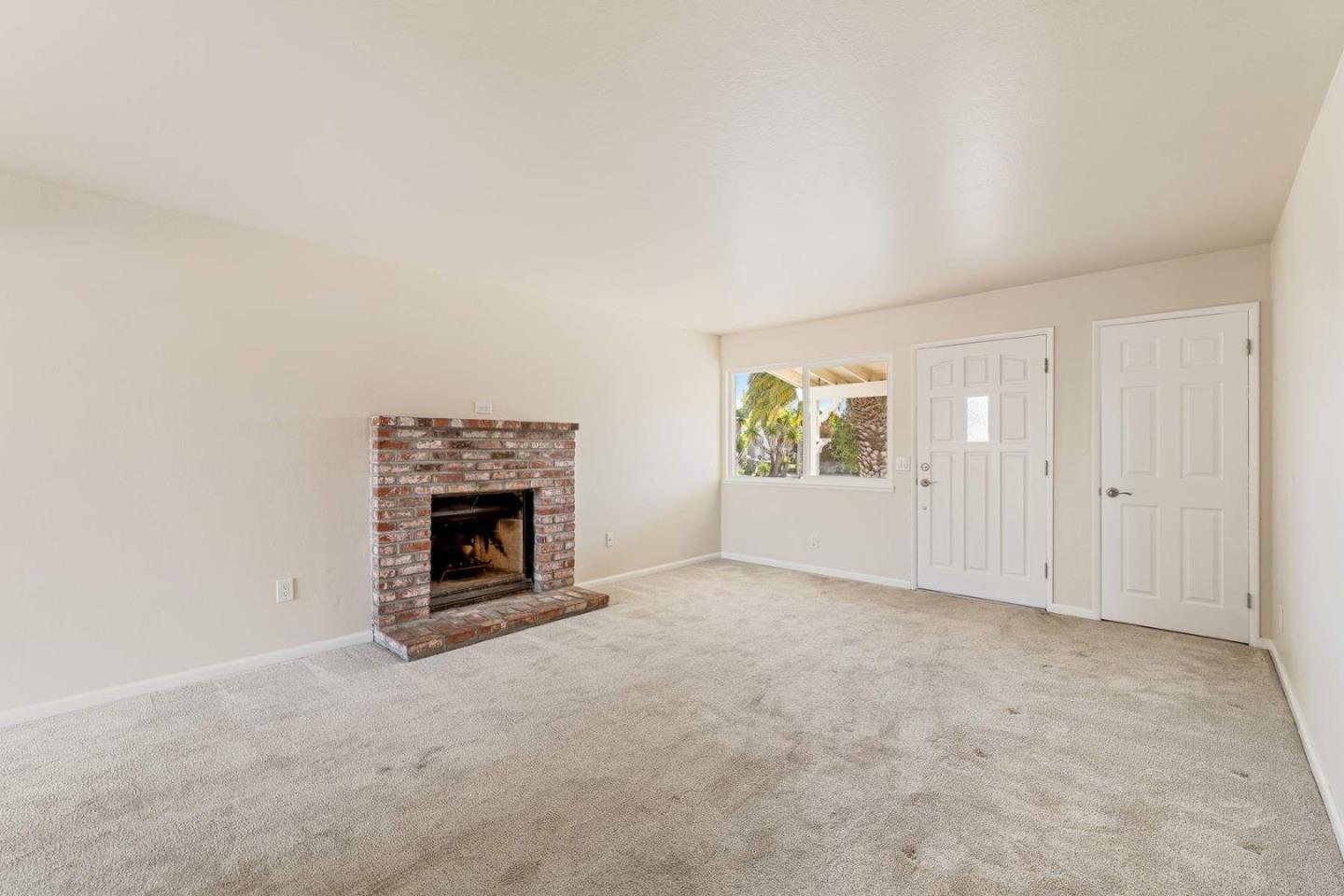 Detail Gallery Image 3 of 23 For 3139 Lelia Pl, Marina,  CA 93933 - 3 Beds | 1 Baths