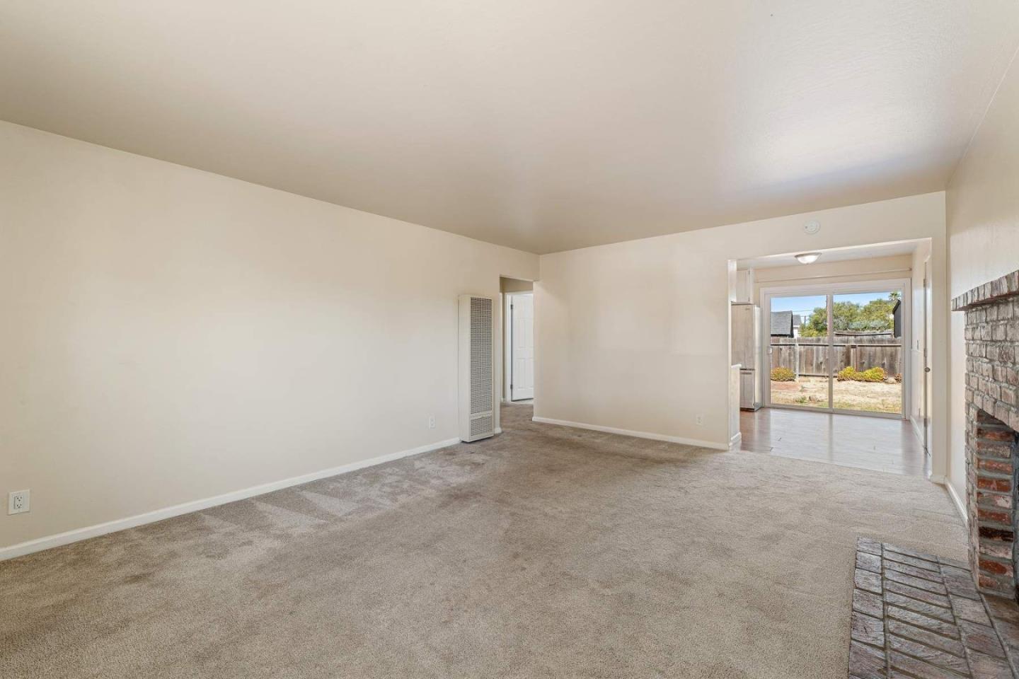 Detail Gallery Image 4 of 23 For 3139 Lelia Pl, Marina,  CA 93933 - 3 Beds | 1 Baths