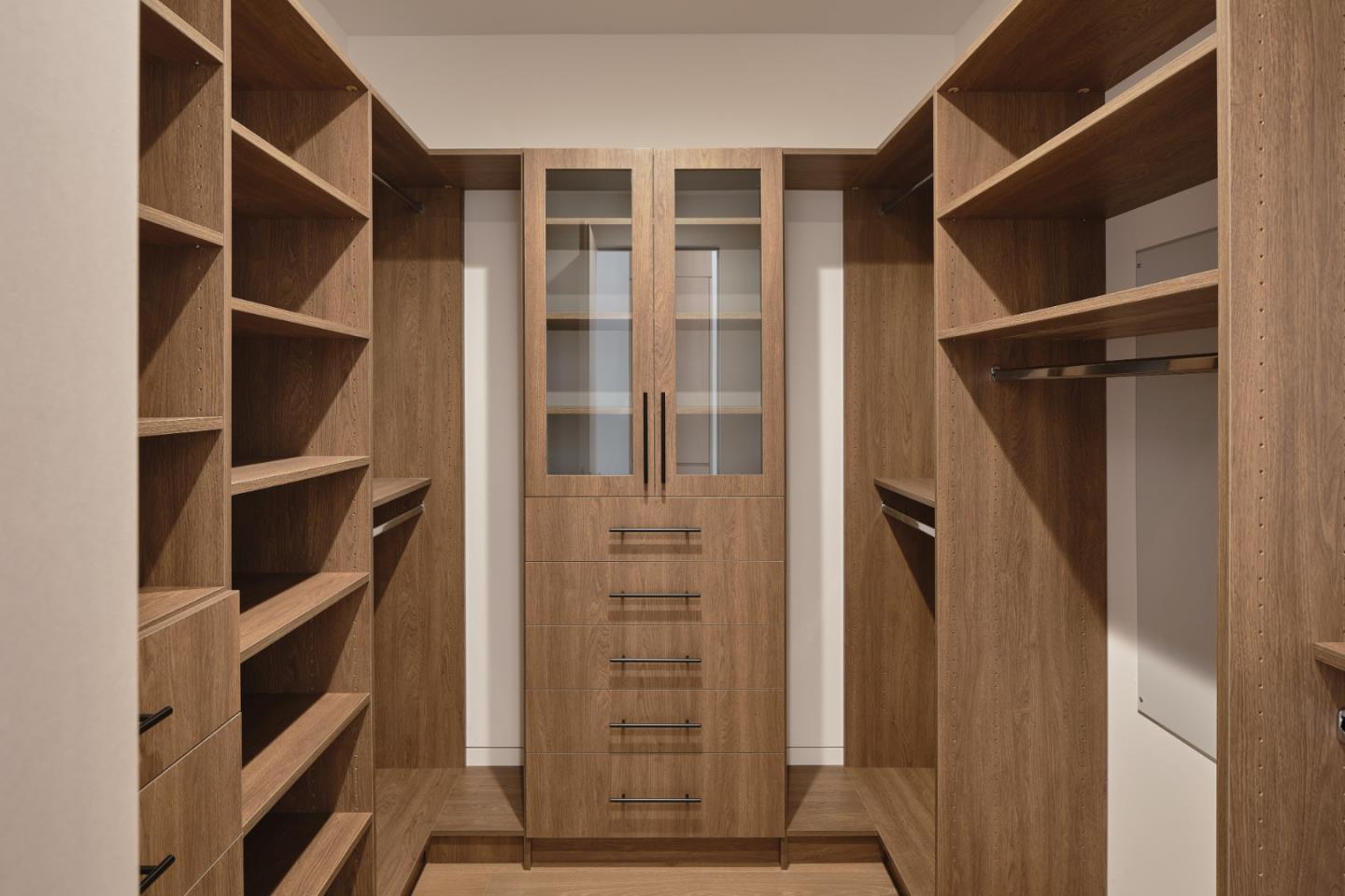 Detail Gallery Image 20 of 46 For 944 Aura Way, Los Altos,  CA 94024 - 6 Beds | 6/1 Baths