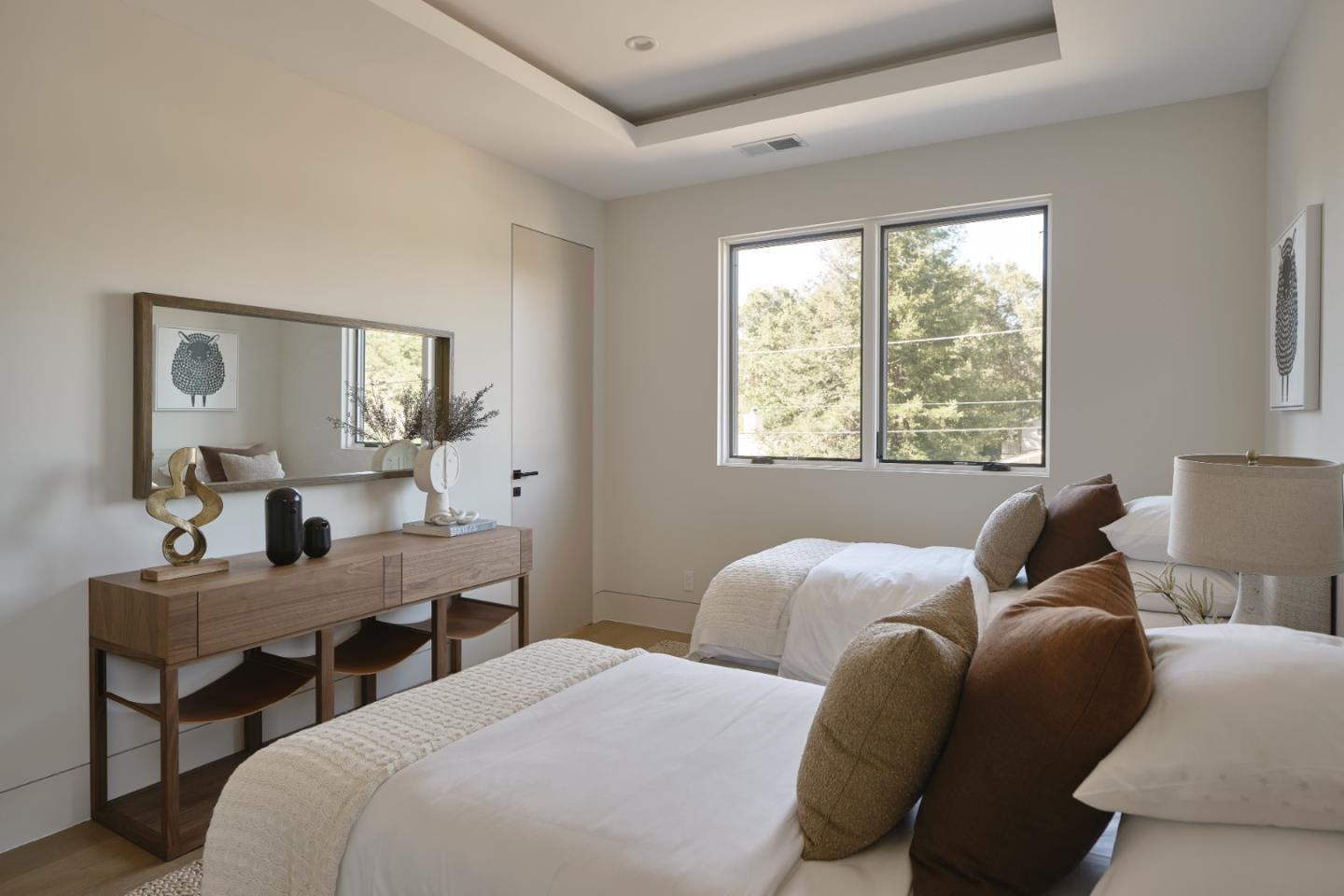 Detail Gallery Image 22 of 46 For 944 Aura Way, Los Altos,  CA 94024 - 6 Beds | 6/1 Baths