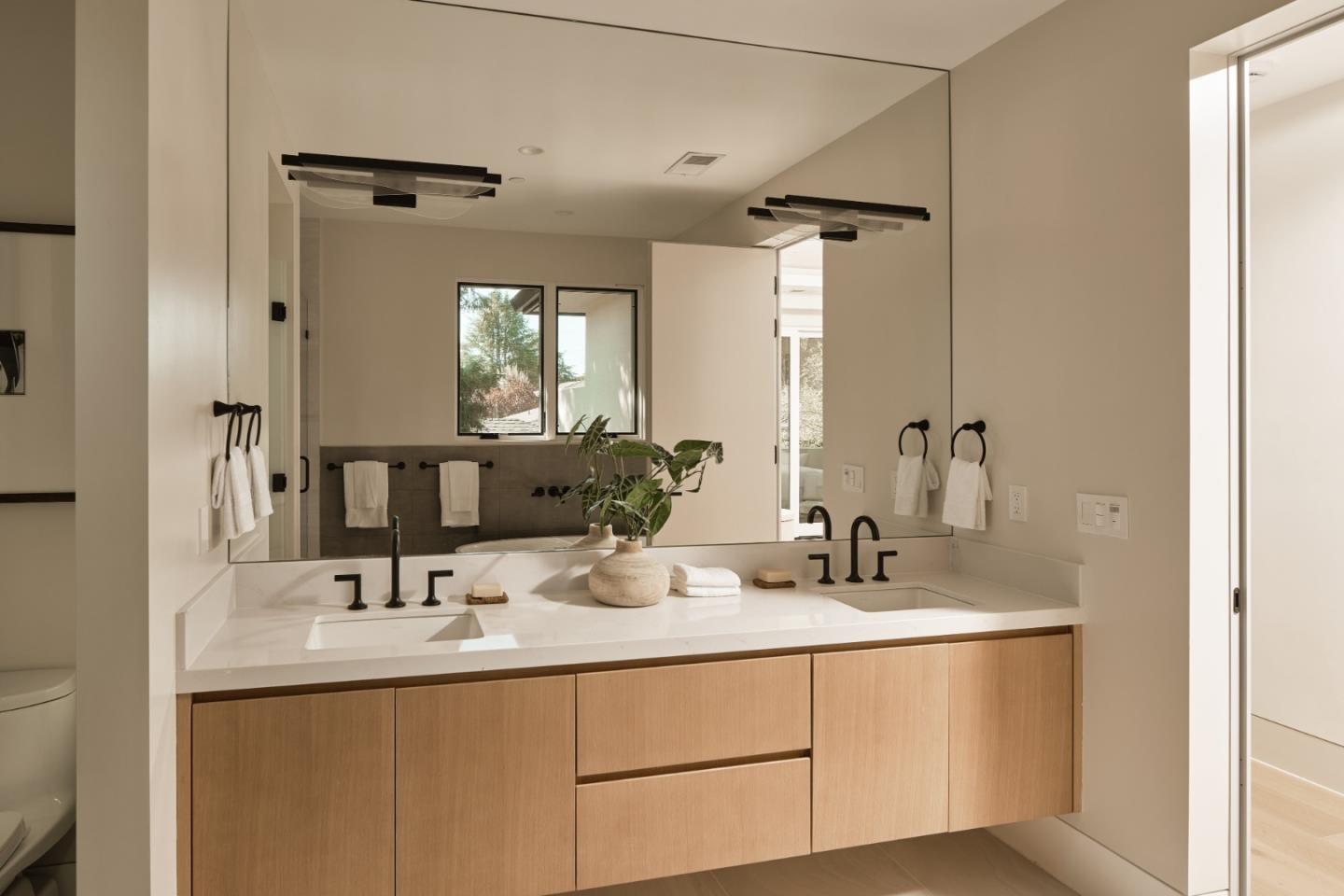 Detail Gallery Image 43 of 46 For 944 Aura Way, Los Altos,  CA 94024 - 6 Beds | 6/1 Baths