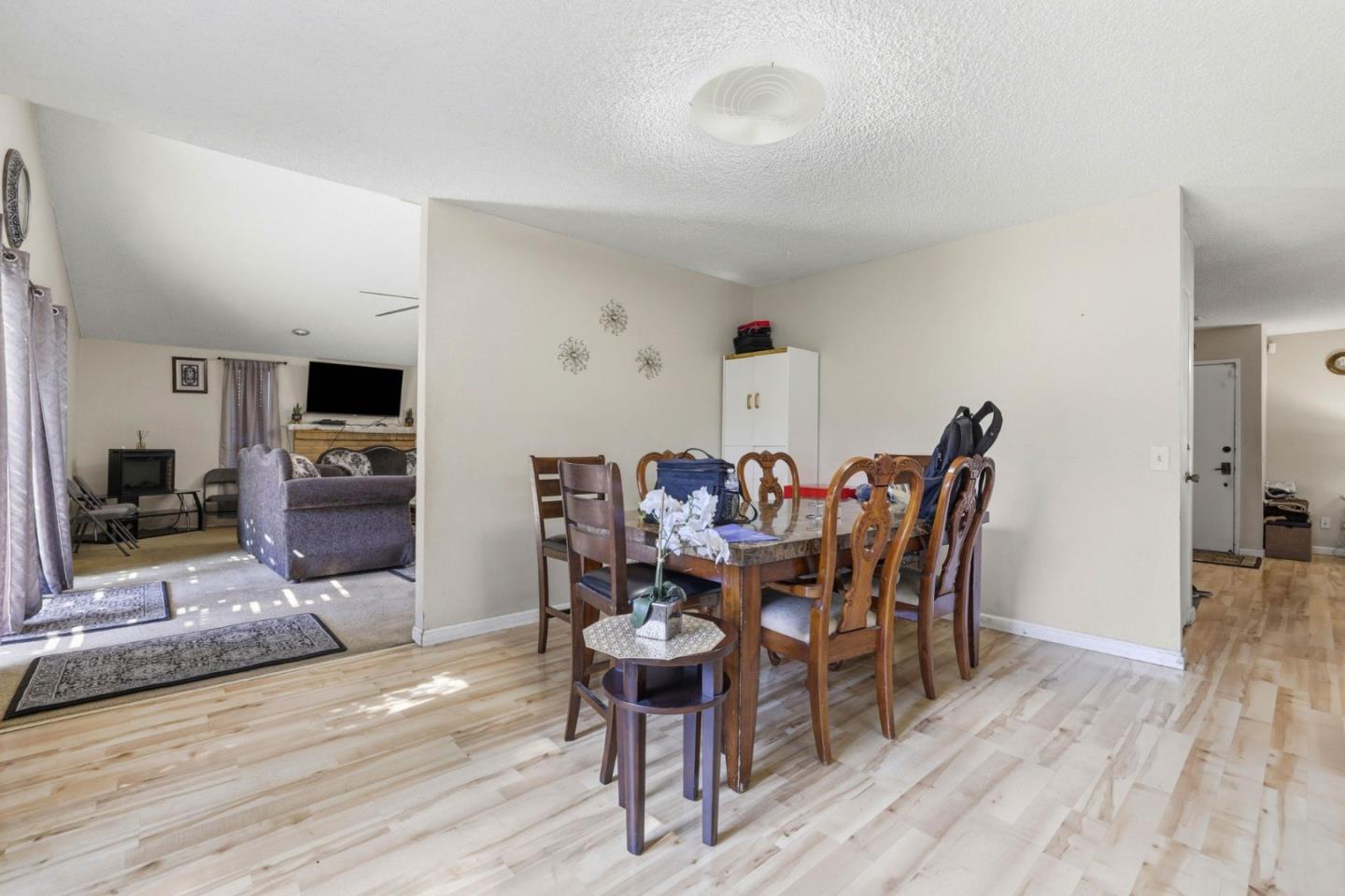 Detail Gallery Image 18 of 37 For 1980 Pebblewood Dr, Sacramento,  CA 95833 - 4 Beds | 2/1 Baths