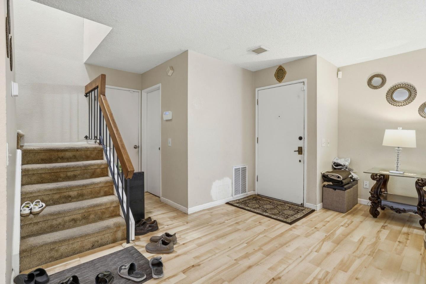 Detail Gallery Image 20 of 37 For 1980 Pebblewood Dr, Sacramento,  CA 95833 - 4 Beds | 2/1 Baths