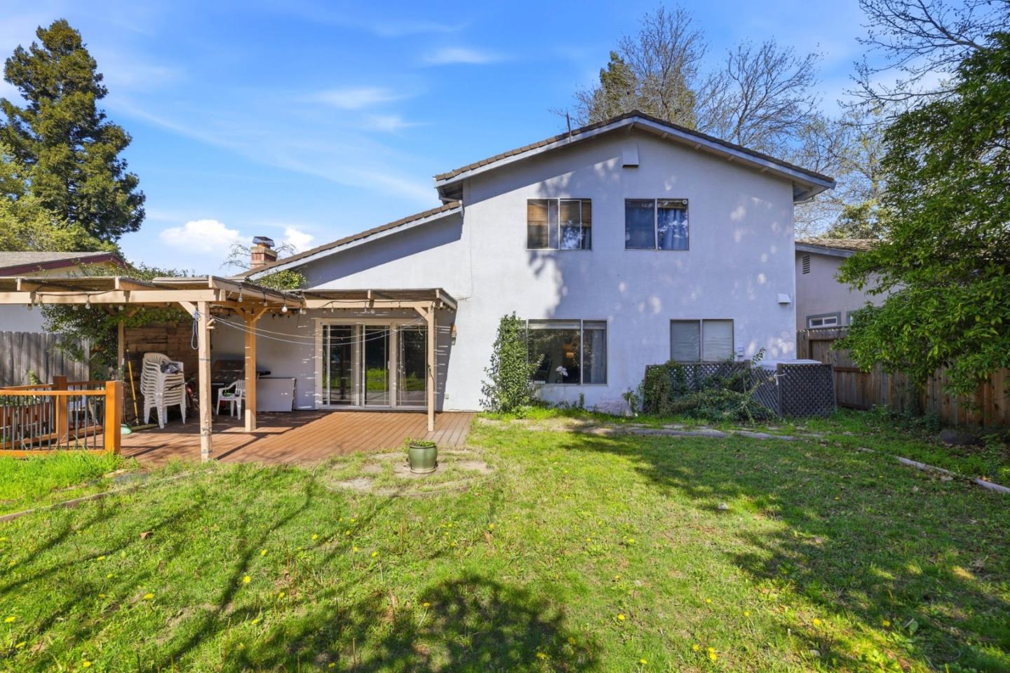 Detail Gallery Image 35 of 37 For 1980 Pebblewood Dr, Sacramento,  CA 95833 - 4 Beds | 2/1 Baths