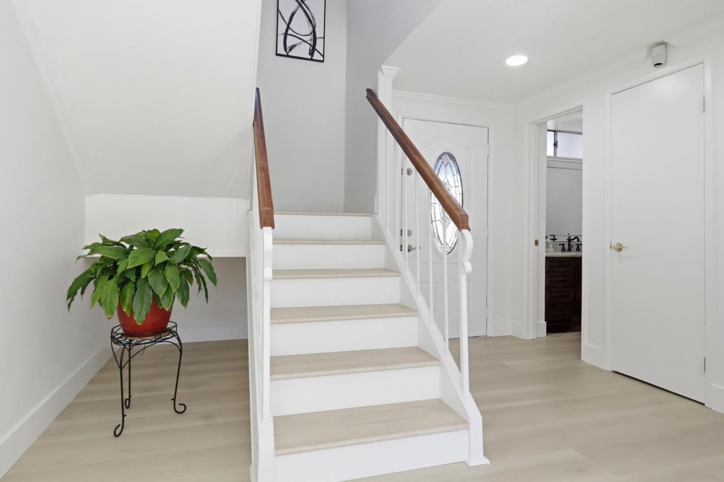 Detail Gallery Image 11 of 19 For 4530 Crocus Dr, San Jose,  CA 95136 - 4 Beds | 2/1 Baths