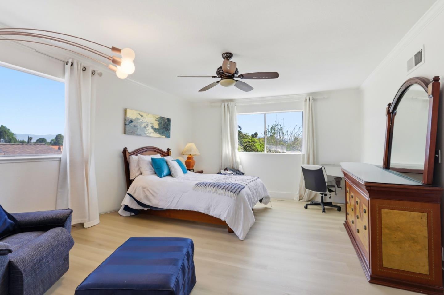 Detail Gallery Image 14 of 19 For 4530 Crocus Dr, San Jose,  CA 95136 - 4 Beds | 2/1 Baths