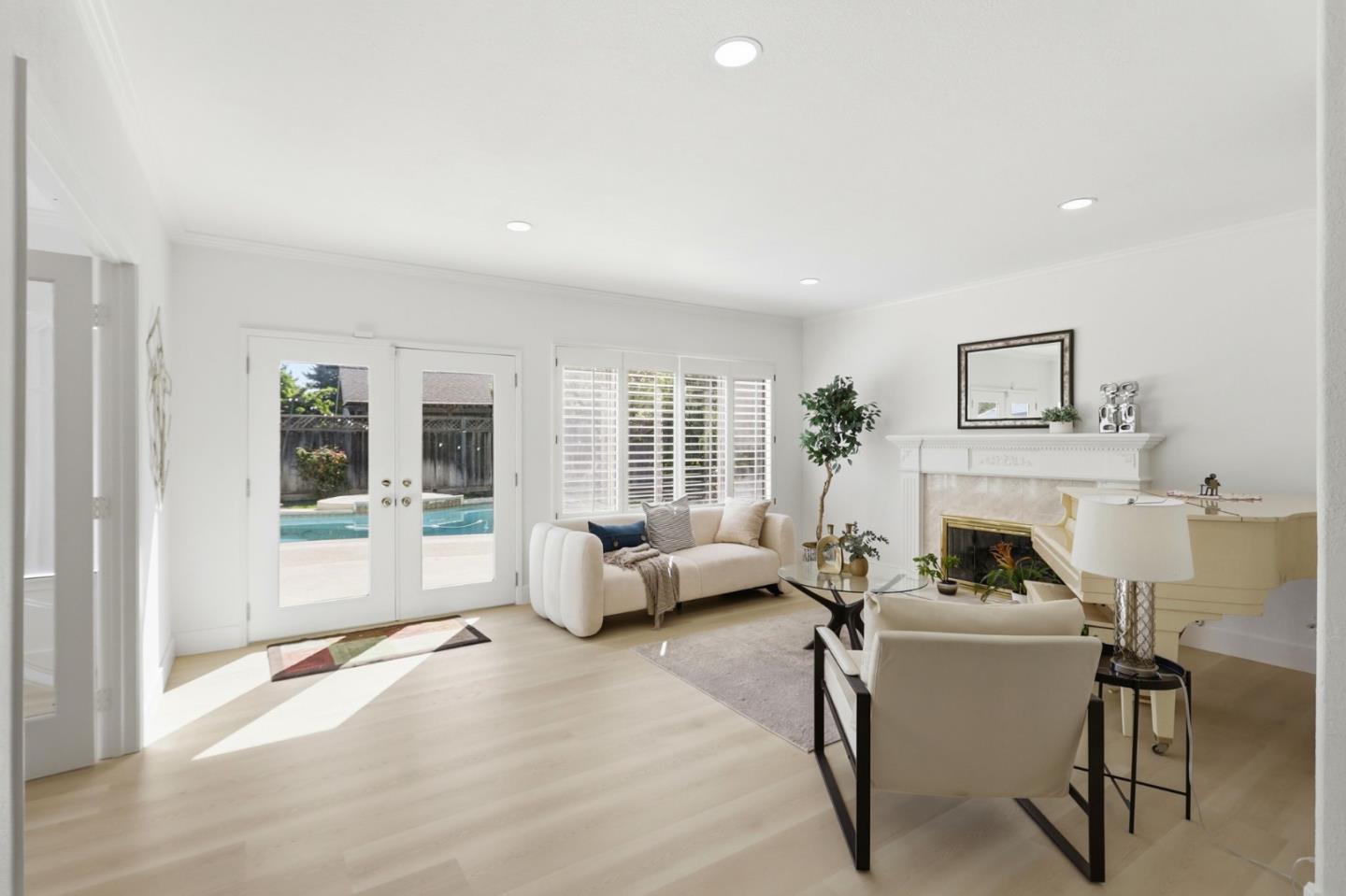 Detail Gallery Image 4 of 19 For 4530 Crocus Dr, San Jose,  CA 95136 - 4 Beds | 2/1 Baths