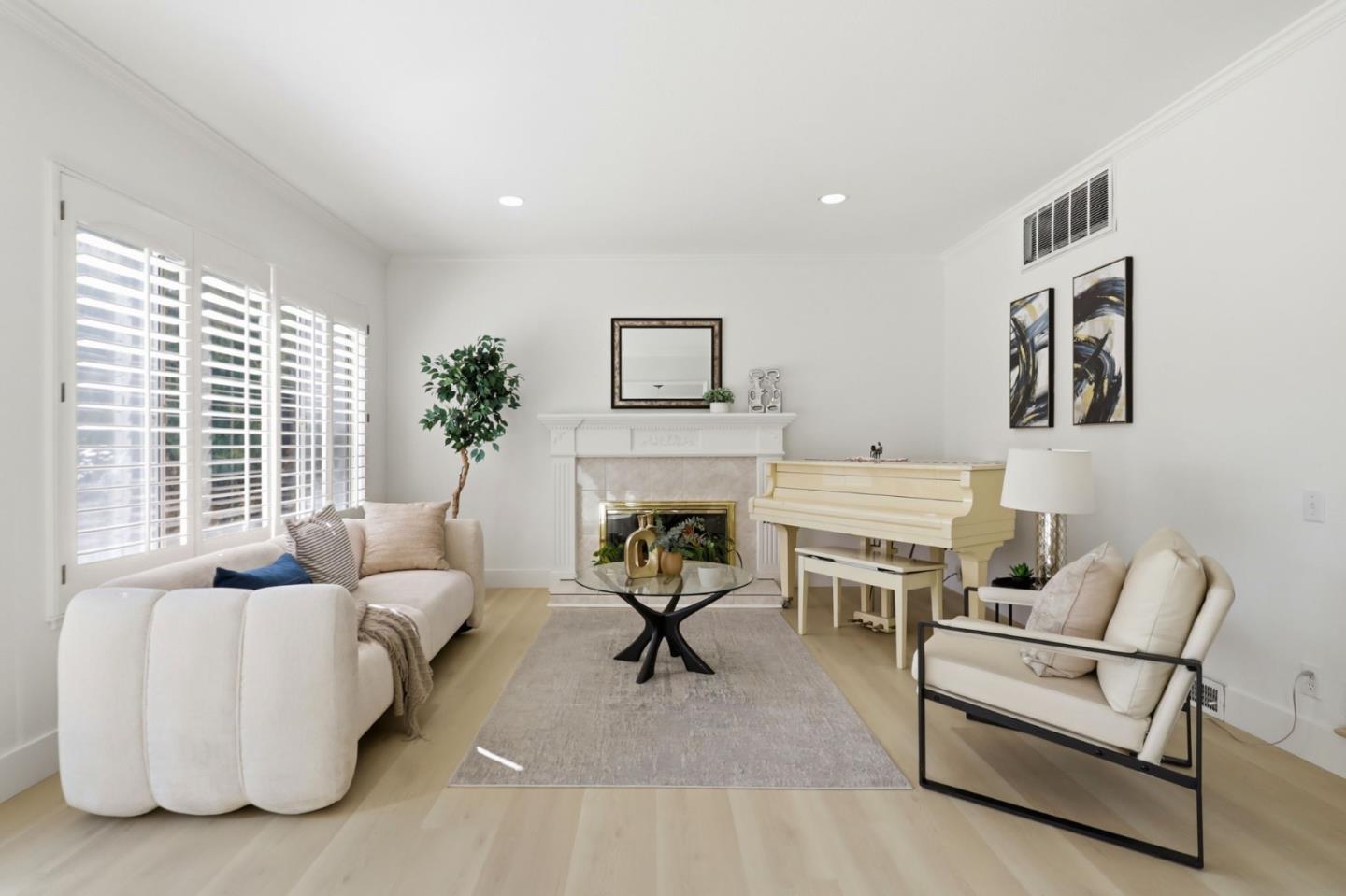 Detail Gallery Image 5 of 19 For 4530 Crocus Dr, San Jose,  CA 95136 - 4 Beds | 2/1 Baths