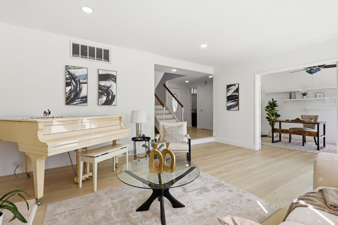 Detail Gallery Image 6 of 19 For 4530 Crocus Dr, San Jose,  CA 95136 - 4 Beds | 2/1 Baths