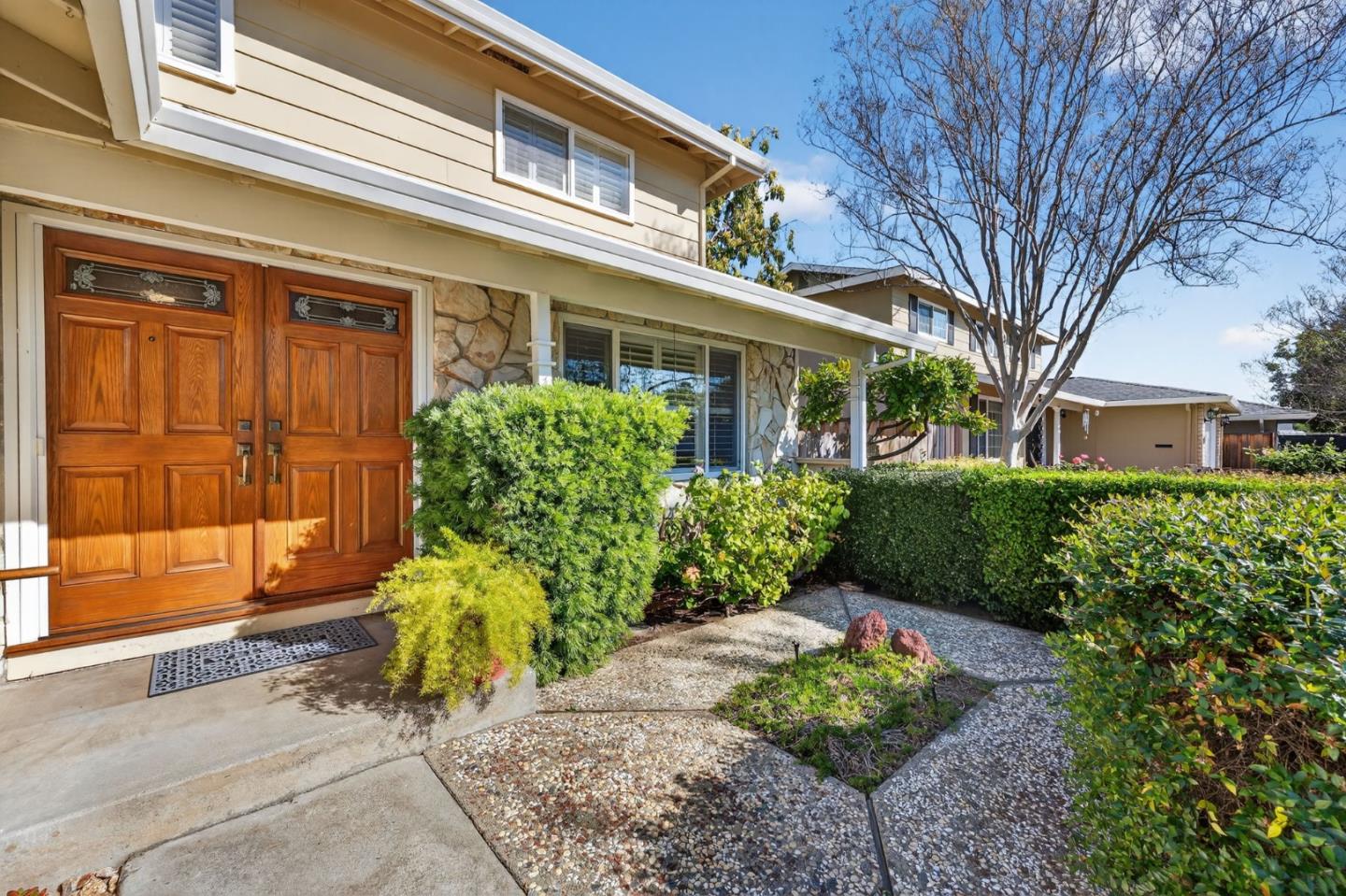 Detail Gallery Image 4 of 47 For 1631 Noreen Dr, San Jose,  CA 95124 - 4 Beds | 2/1 Baths