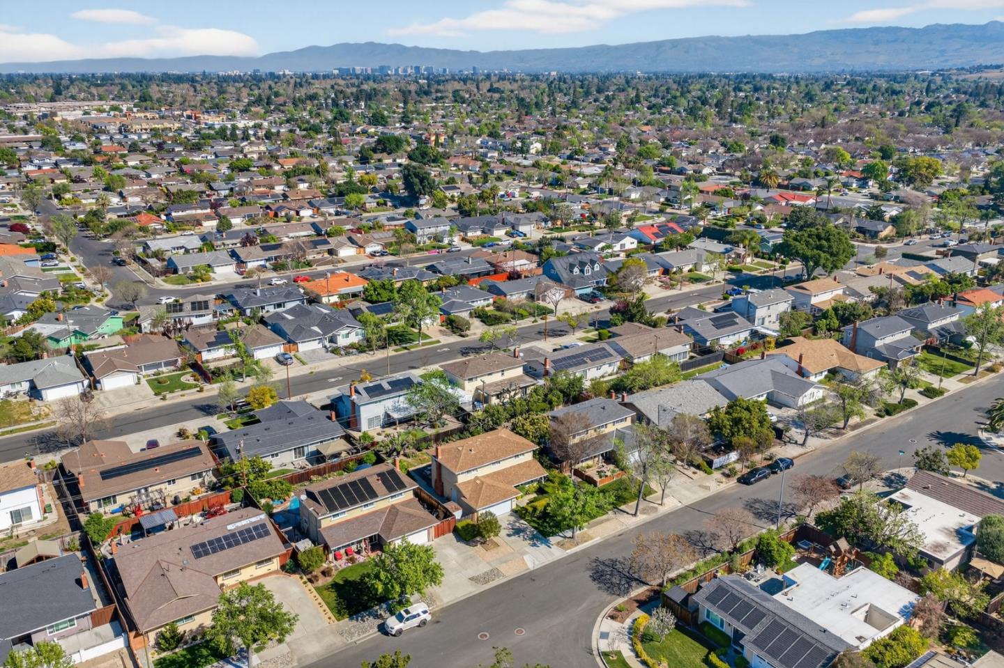 Detail Gallery Image 45 of 47 For 1631 Noreen Dr, San Jose,  CA 95124 - 4 Beds | 2/1 Baths