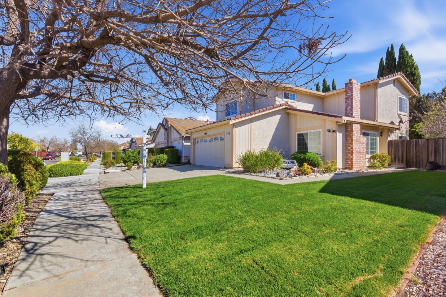 Detail Gallery Image 4 of 44 For 34184 Duke Ln, Fremont,  CA 94555 - 4 Beds | 2/1 Baths