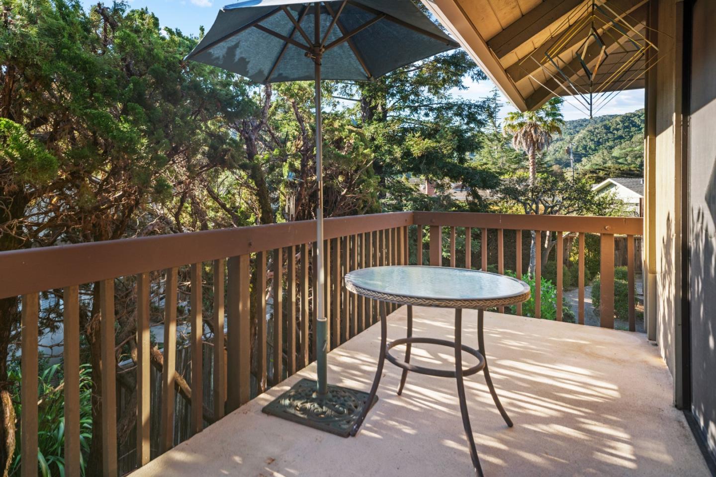Detail Gallery Image 3 of 20 For 9500 Center St #4,  Carmel,  CA 93923 - 2 Beds | 2 Baths