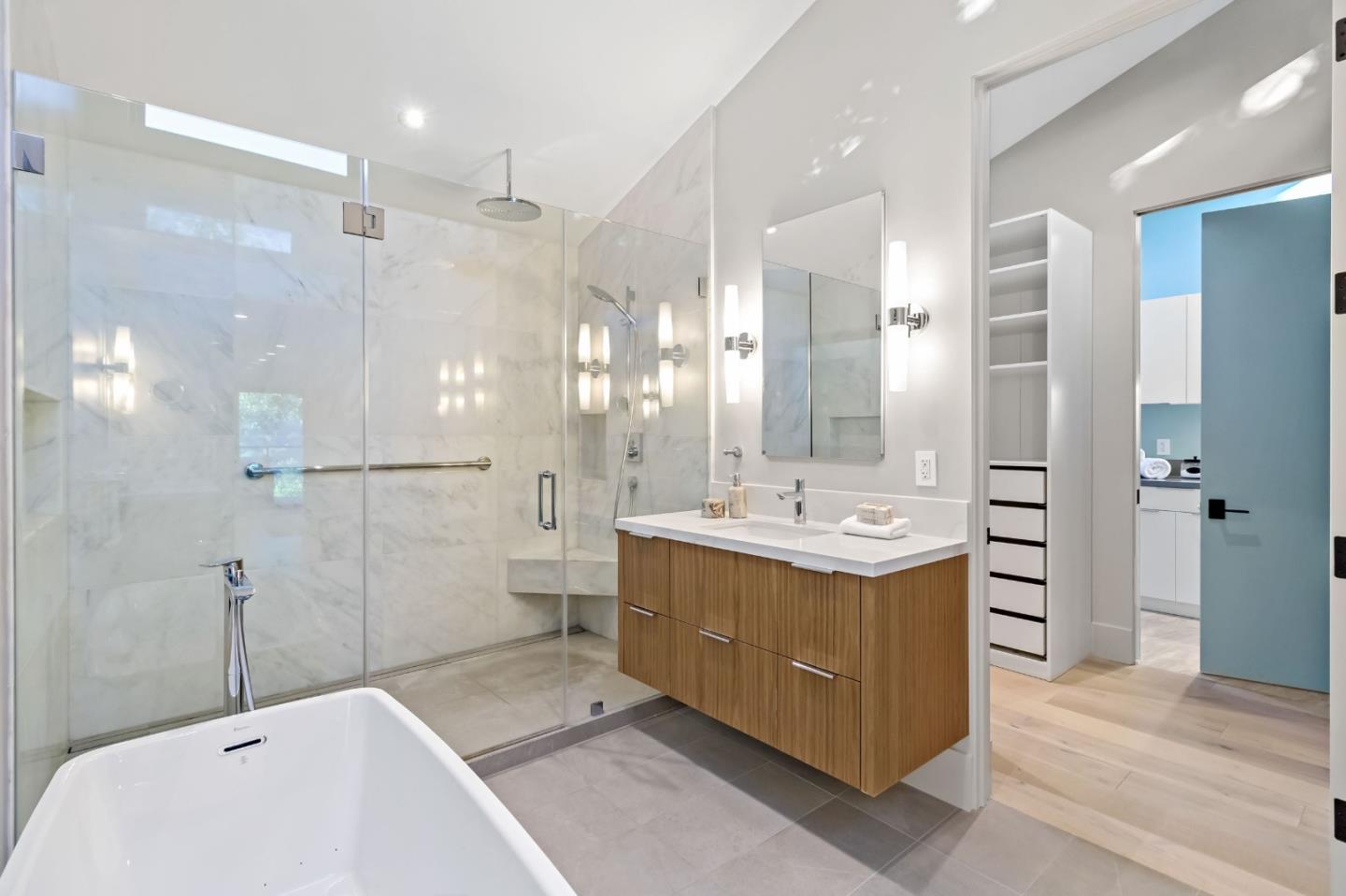 Detail Gallery Image 25 of 49 For 8 Hawkview St, Portola Valley,  CA 94028 - 4 Beds | 3/1 Baths