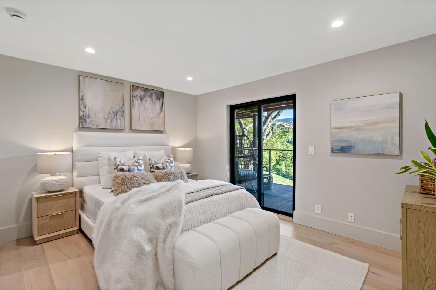 Detail Gallery Image 33 of 49 For 8 Hawkview St, Portola Valley,  CA 94028 - 4 Beds | 3/1 Baths